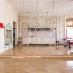 Retro Remixed: Blending Vintage with Contemporary Styles