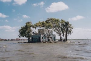 Exploring Hybrid Cloud Storage Platforms for Home Users